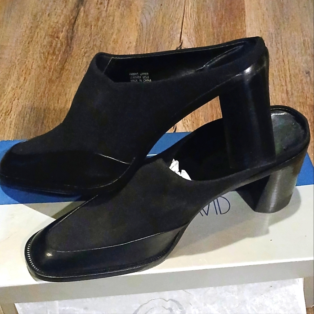 Joan & David Circa Nora Mules 81/2